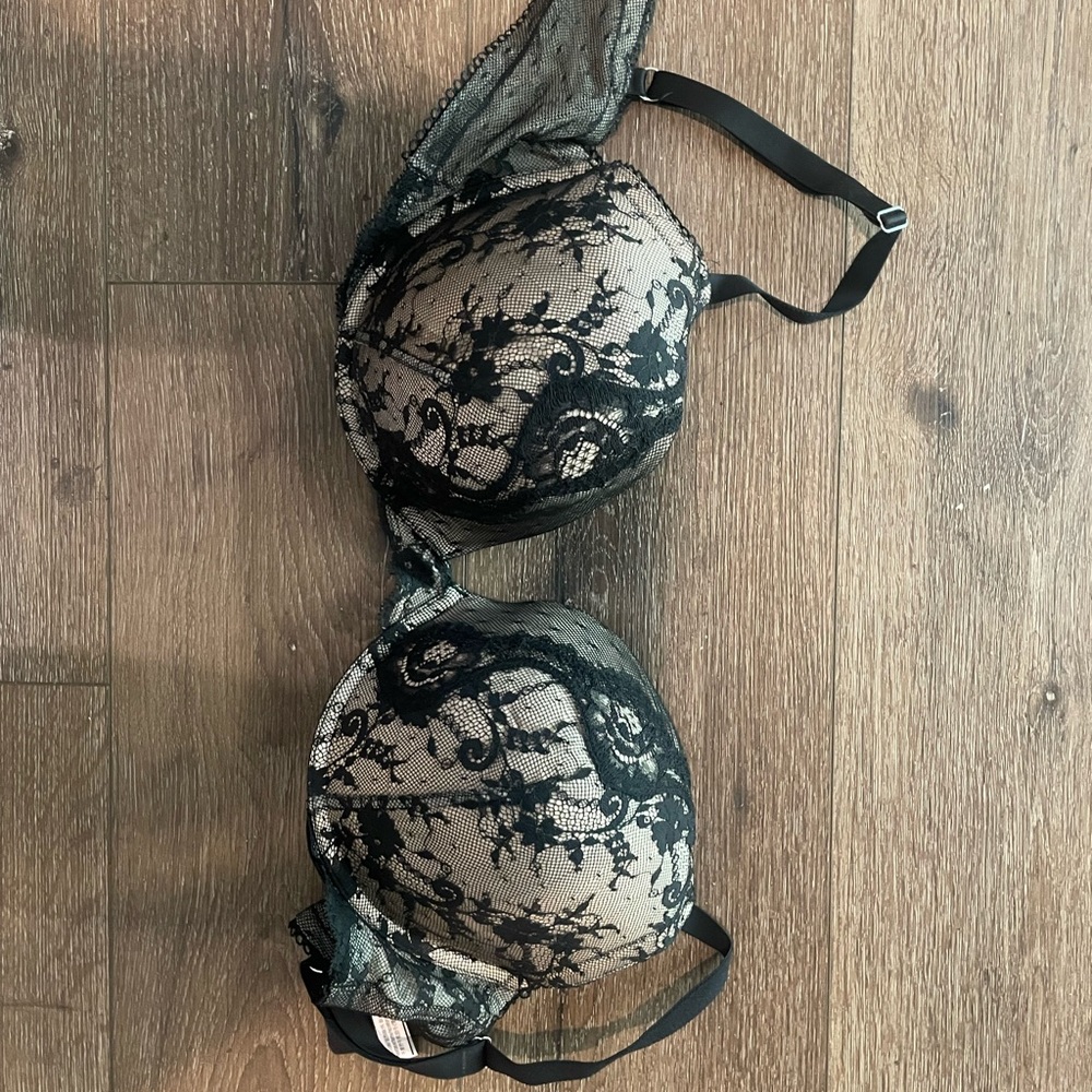 Victoria's Secret Bombshell Add 2 Cups Bra 36DDD